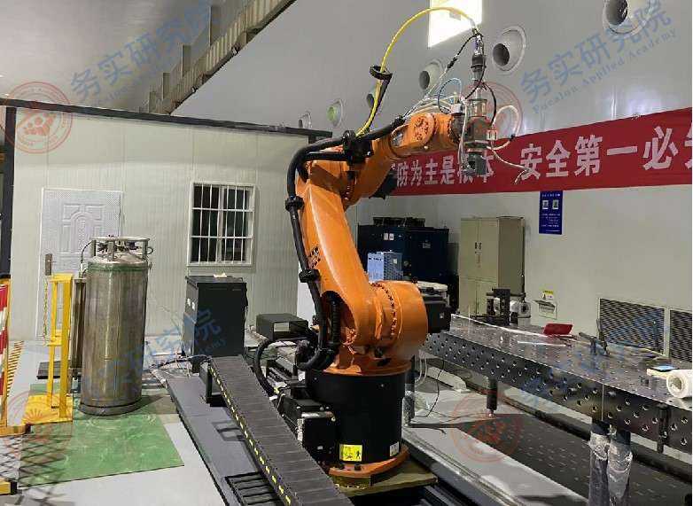 8000瓦激光焊接机器人
